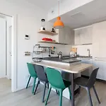 Lägenhet Renovated Politecnico Terrace Apt *