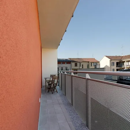 Renovated Politecnico Terrace Apt Lägenhet